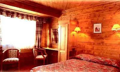Hotel Hotel Denarie - Restaurant Les 5 Chemins 3*