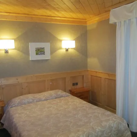Hotel Denarie - Restaurant Les 5 Chemins Hotel 3*